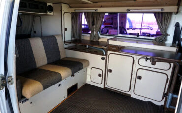 Volkswagen-BusVanagon-1984-Classic-Car-30