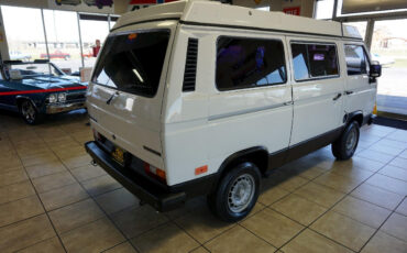 Volkswagen-BusVanagon-1984-Classic-Car-6