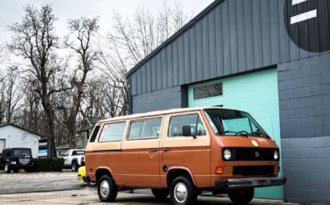 Volkswagen-BusVanagon-1984-Minivan-10
