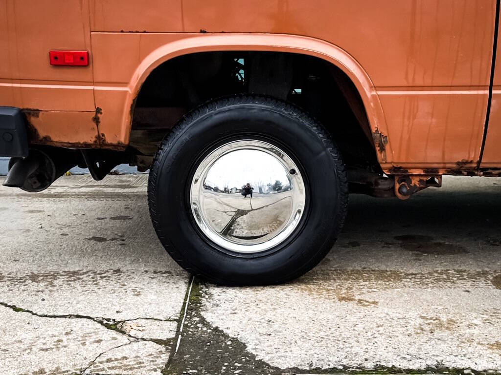 Volkswagen-BusVanagon-1984-Minivan-11