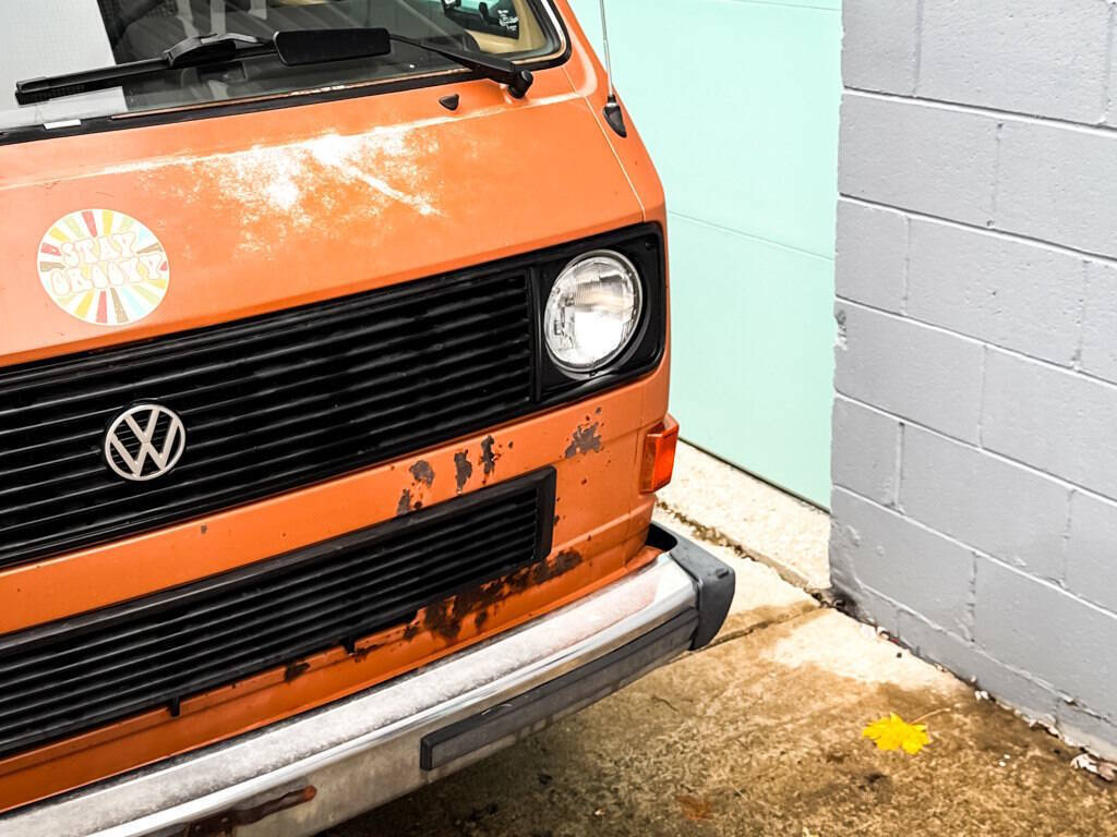 Volkswagen-BusVanagon-1984-Minivan-13