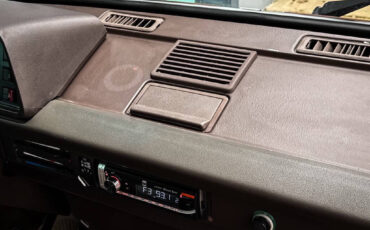 Volkswagen-BusVanagon-1984-Minivan-15