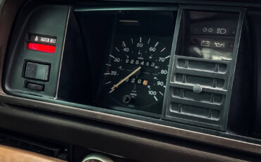 Volkswagen-BusVanagon-1984-Minivan-17