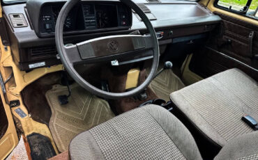 Volkswagen-BusVanagon-1984-Minivan-21