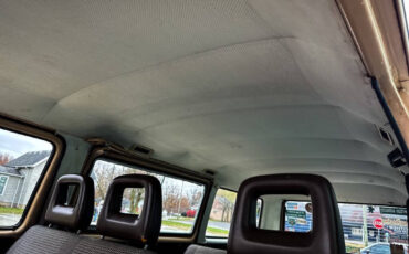 Volkswagen-BusVanagon-1984-Minivan-24
