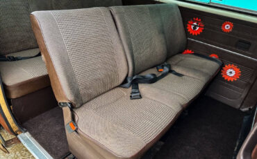 Volkswagen-BusVanagon-1984-Minivan-26