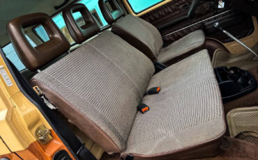 Volkswagen-BusVanagon-1984-Minivan-30