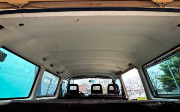 Volkswagen-BusVanagon-1984-Minivan-32