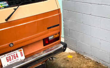 Volkswagen-BusVanagon-1984-Minivan-6