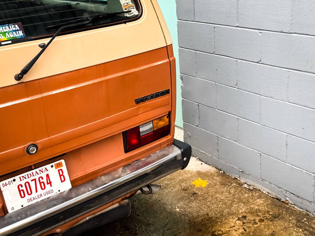 Volkswagen-BusVanagon-1984-Minivan-6