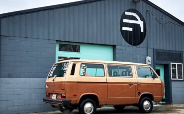 Volkswagen-BusVanagon-1984-Minivan-8