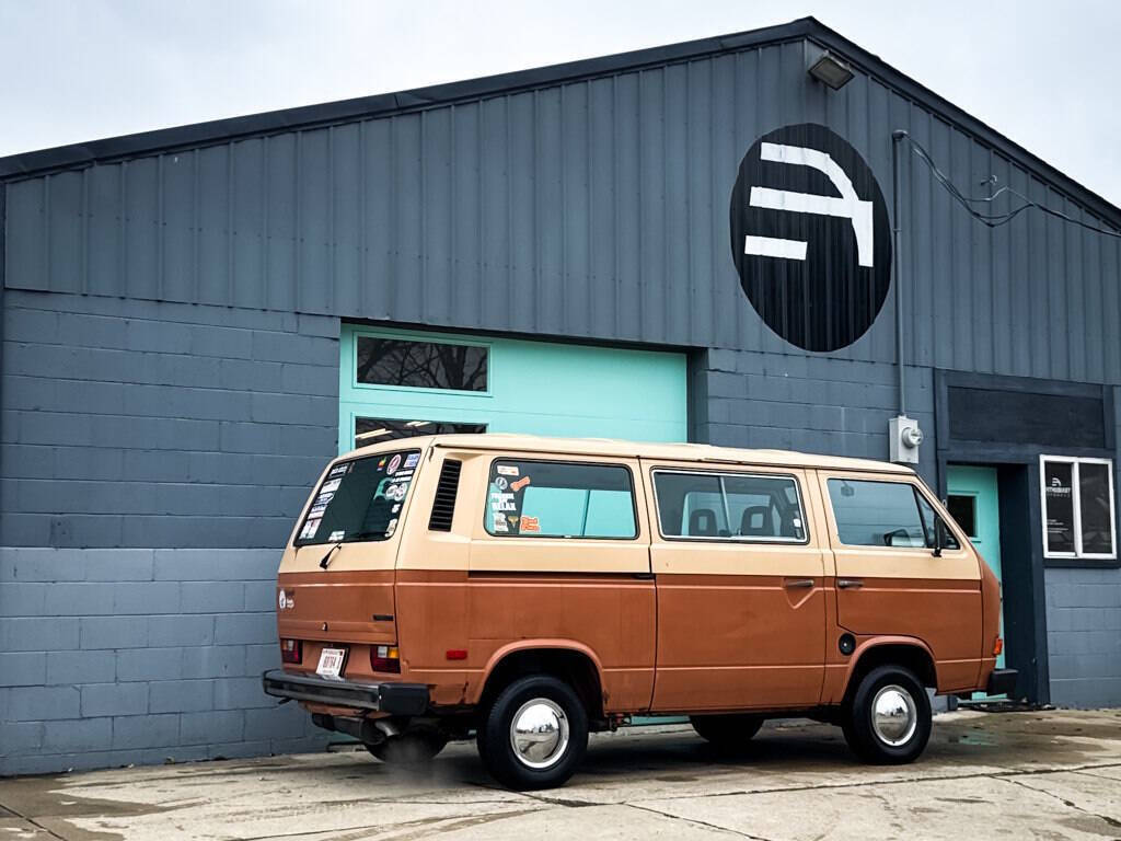 Volkswagen-BusVanagon-1984-Minivan-8