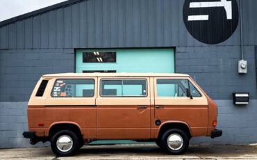 Volkswagen-BusVanagon-1984-Minivan-9