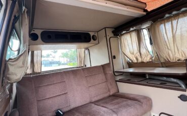 Volkswagen-BusVanagon-1984-van-14
