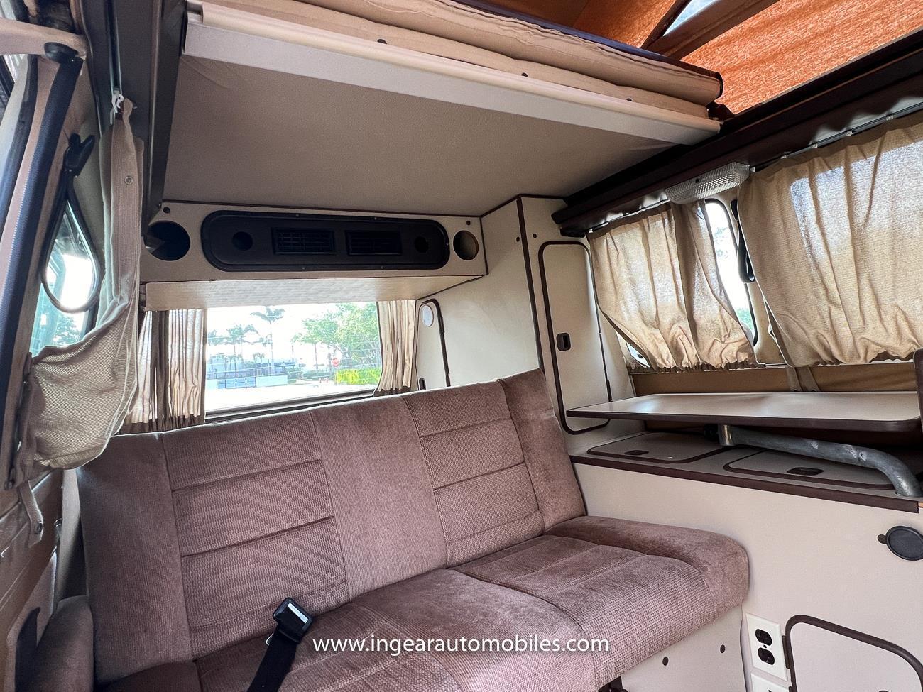 Volkswagen-BusVanagon-1984-van-14