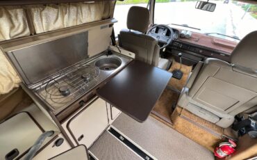 Volkswagen-BusVanagon-1984-van-19