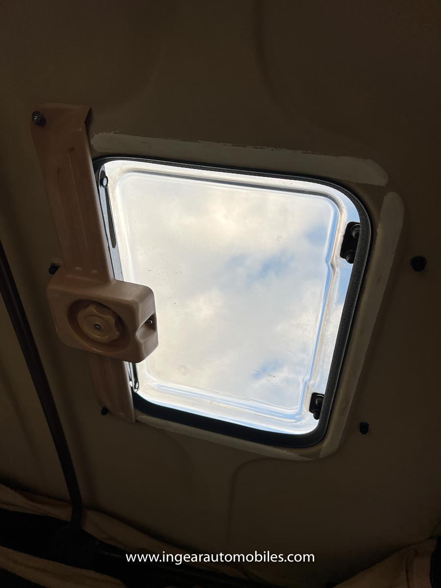 Volkswagen-BusVanagon-1984-van-24