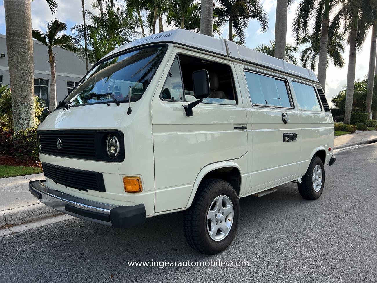 Volkswagen-BusVanagon-1984-van-29