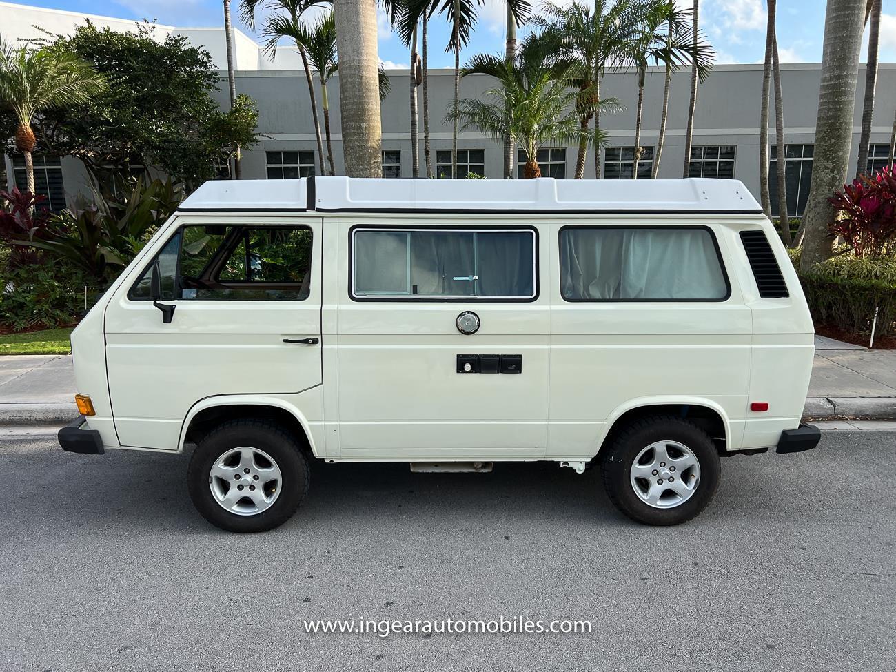 Volkswagen-BusVanagon-1984-van-30