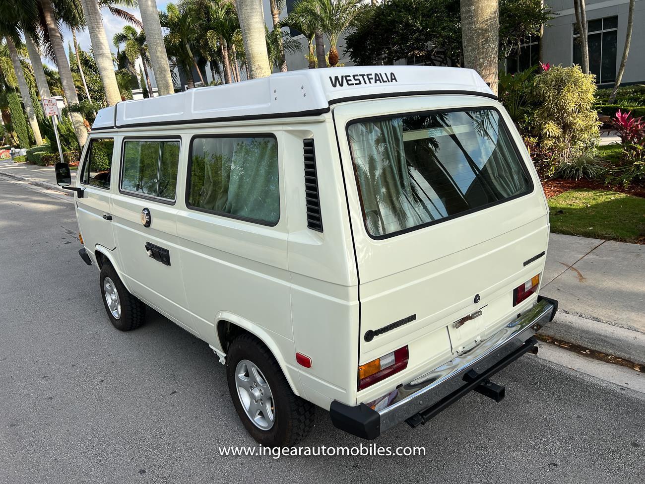 Volkswagen-BusVanagon-1984-van-31