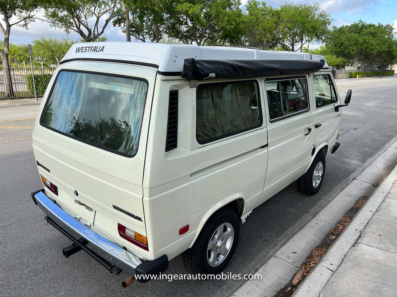 Volkswagen-BusVanagon-1984-van-33