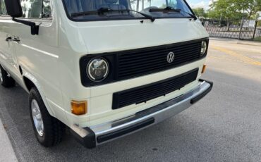 Volkswagen-BusVanagon-1984-van-37