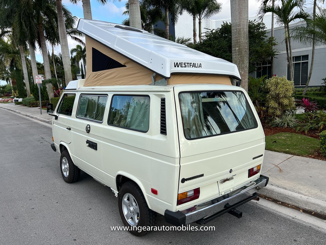 Volkswagen-BusVanagon-1984-van-5
