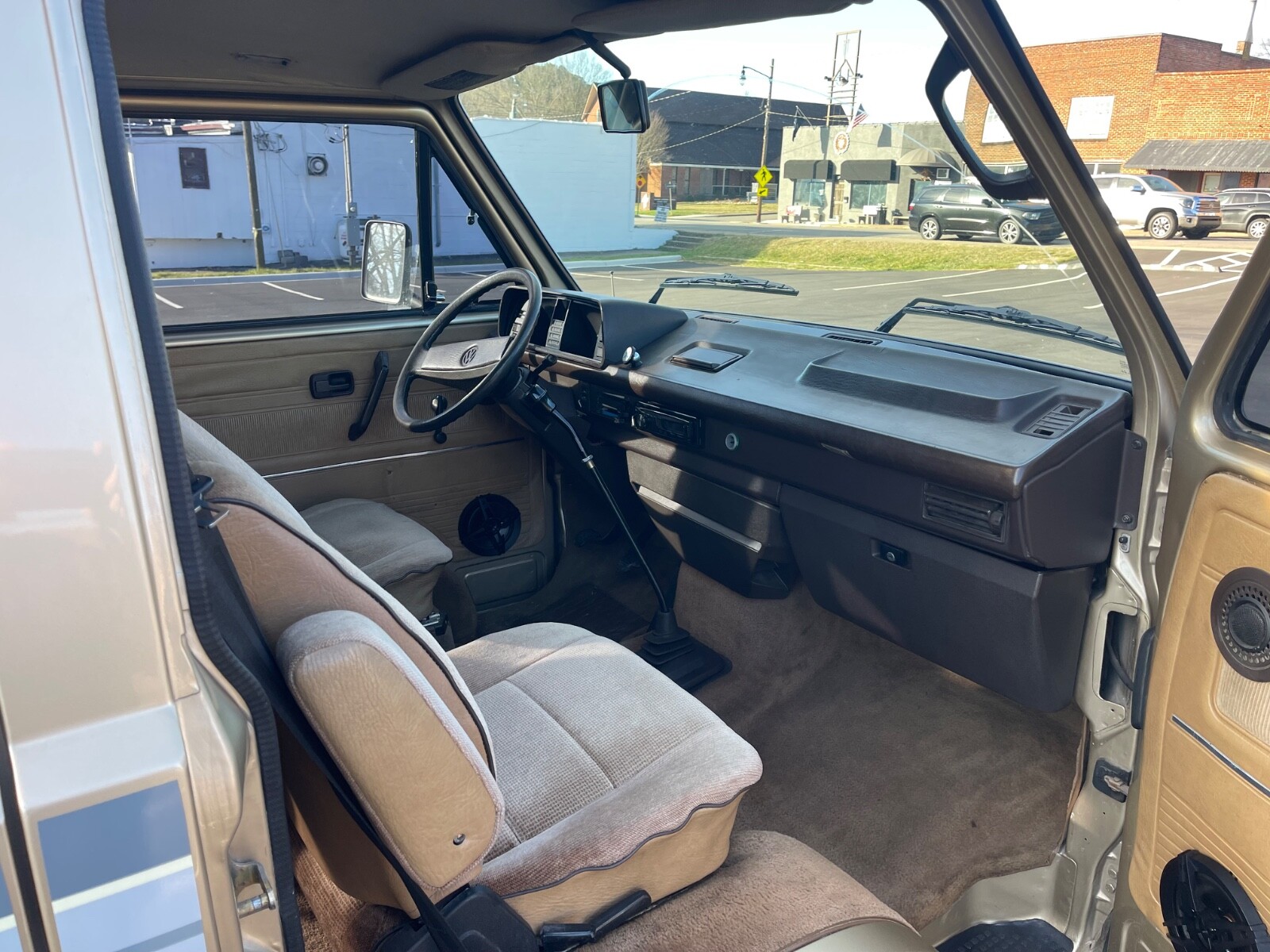 Volkswagen-BusVanagon-1986-Van-Camper-1