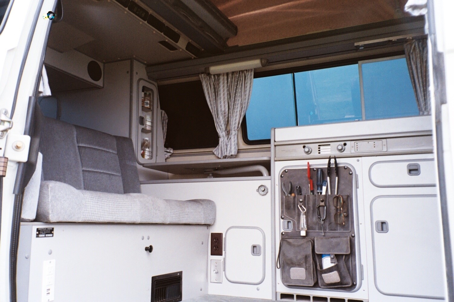Volkswagen-BusVanagon-1989-Van-Camper-13
