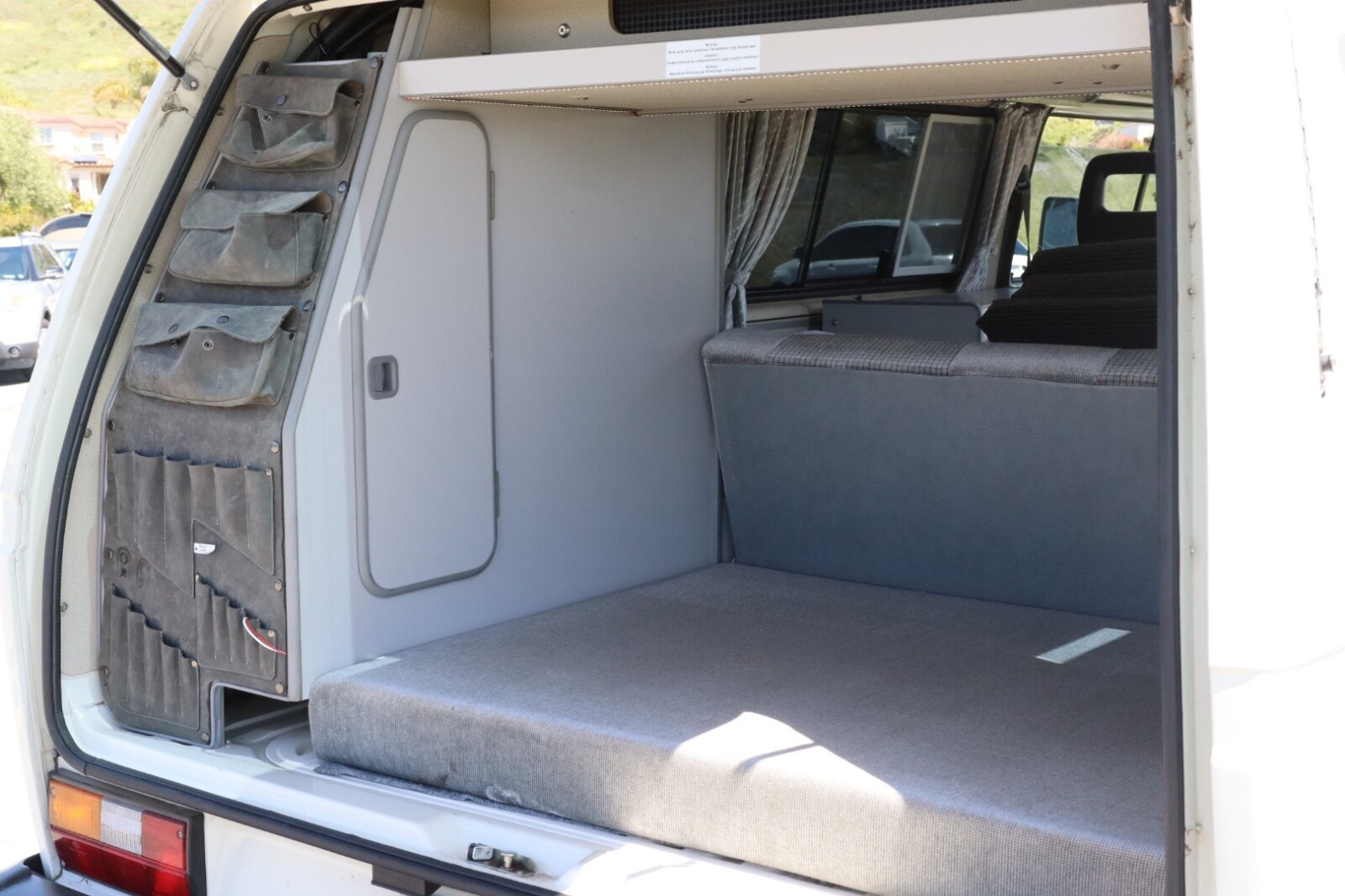 Volkswagen-BusVanagon-1989-Van-Camper-3