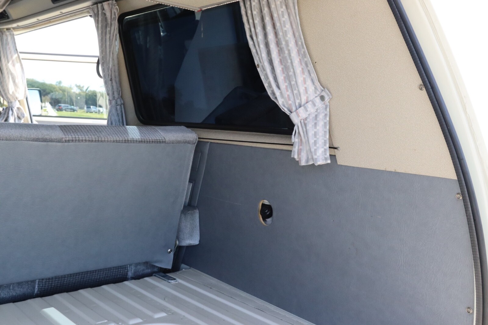 Volkswagen-BusVanagon-1989-Van-Camper-9