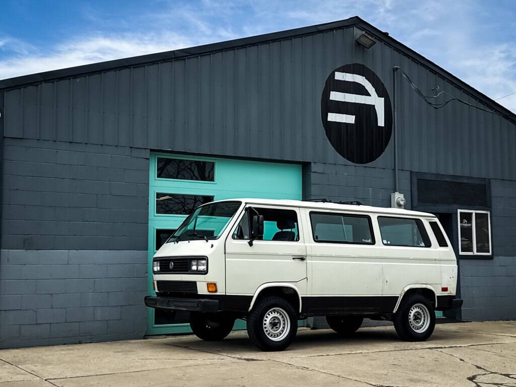 Volkswagen Bus/Vanagon 1990 Minivan
