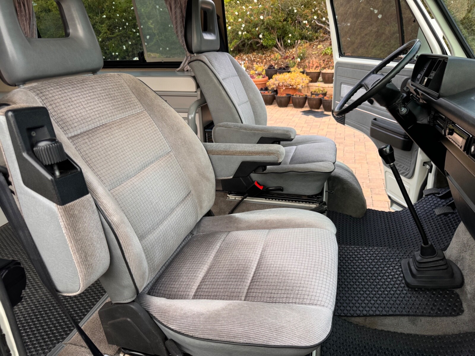 Volkswagen-BusVanagon-1990-Van-Camper-11