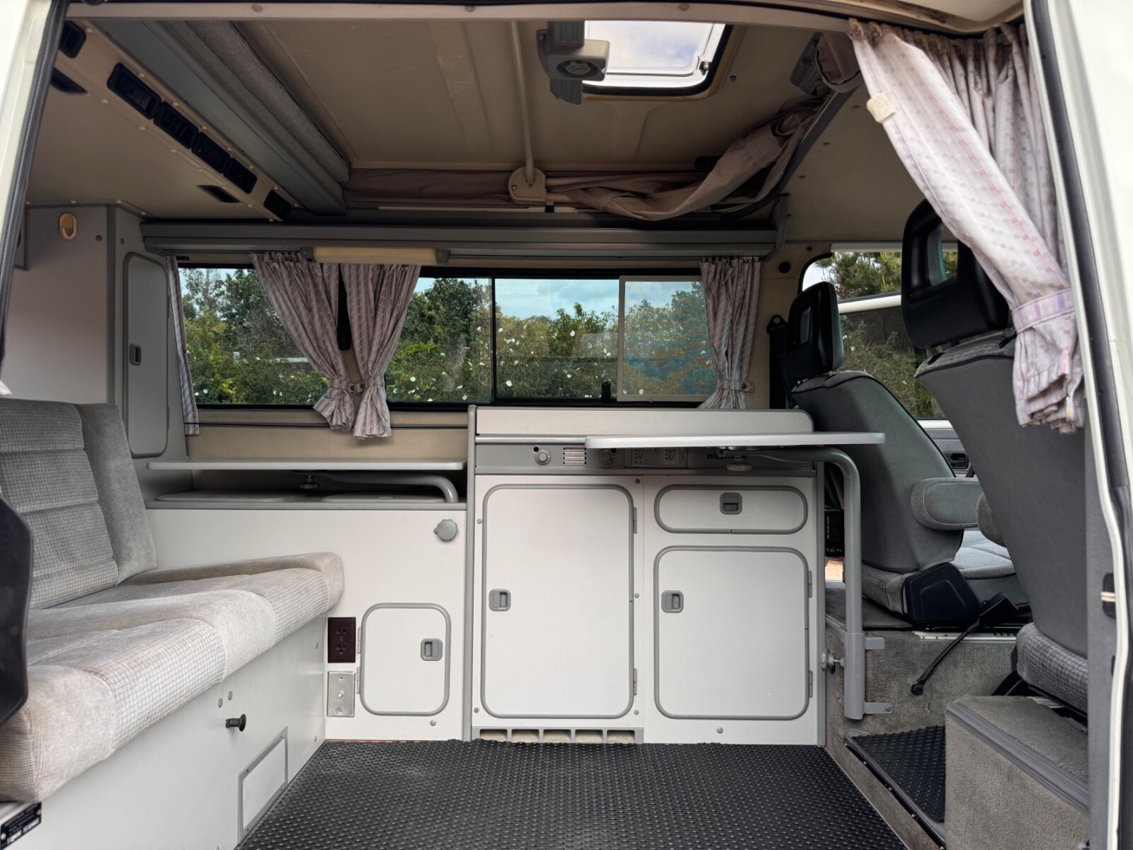 Volkswagen-BusVanagon-1990-Van-Camper-19
