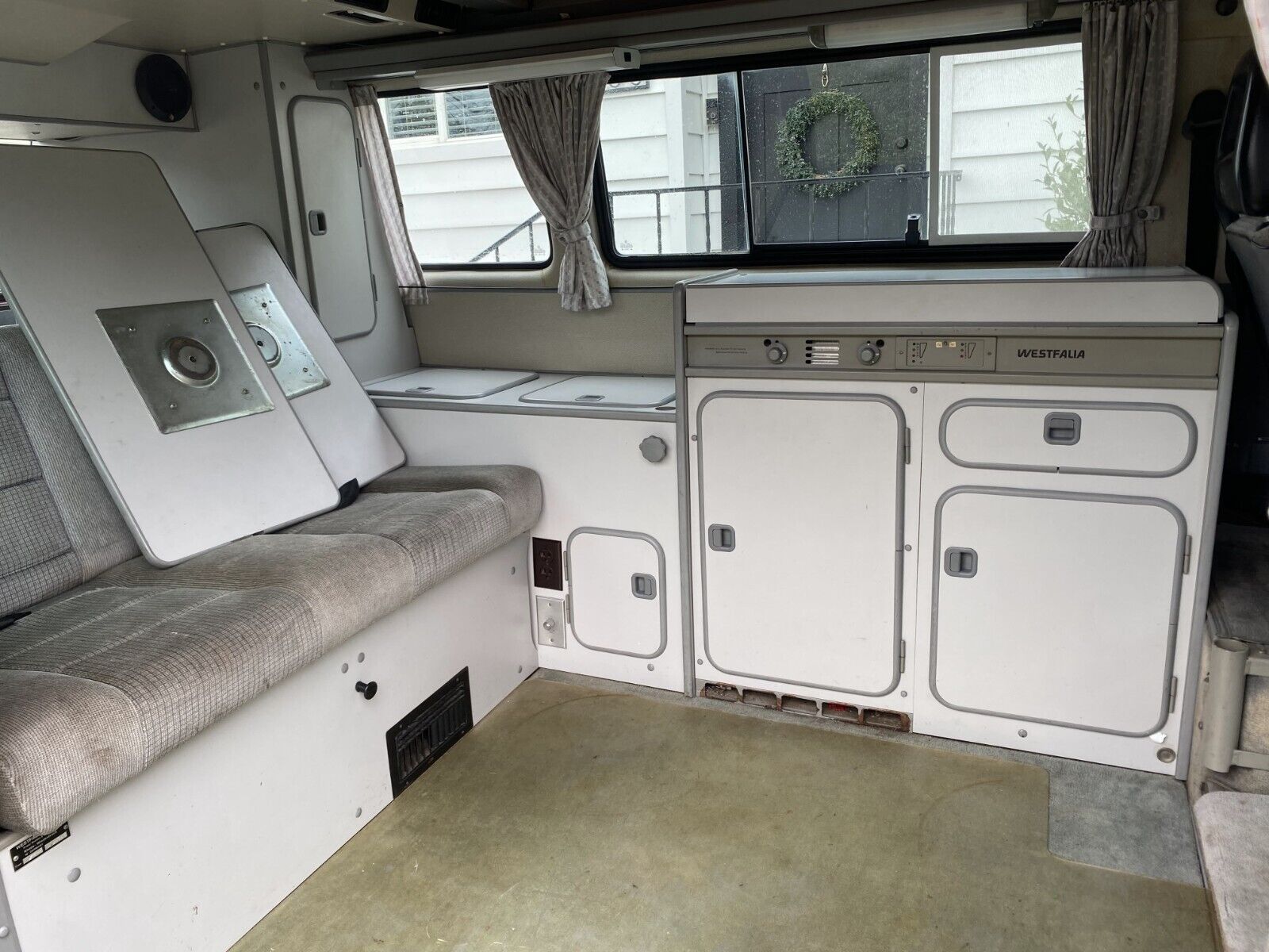 Volkswagen-BusVanagon-1990-Van-Camper-3