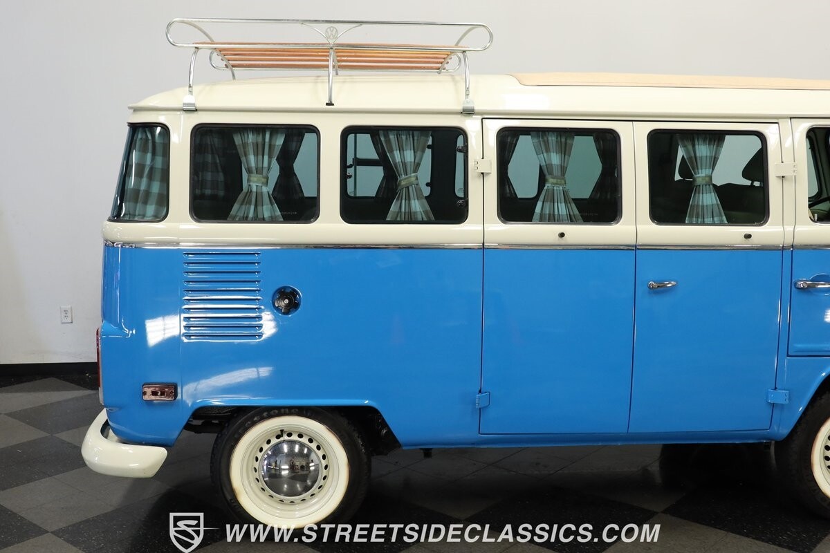Volkswagen-BusVanagon-1994-Van-27