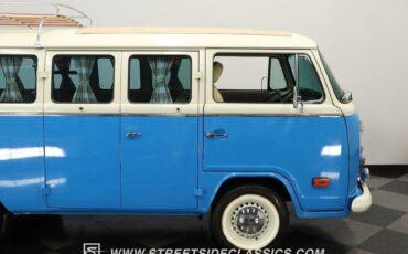 Volkswagen-BusVanagon-1994-Van-28