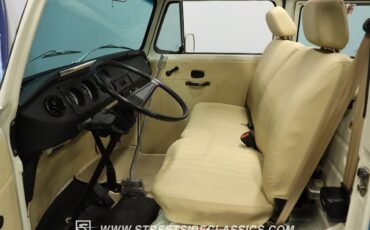 Volkswagen-BusVanagon-1994-Van-4