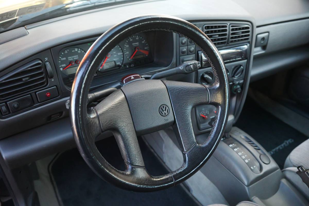 Volkswagen-Corrado-1993-green-17