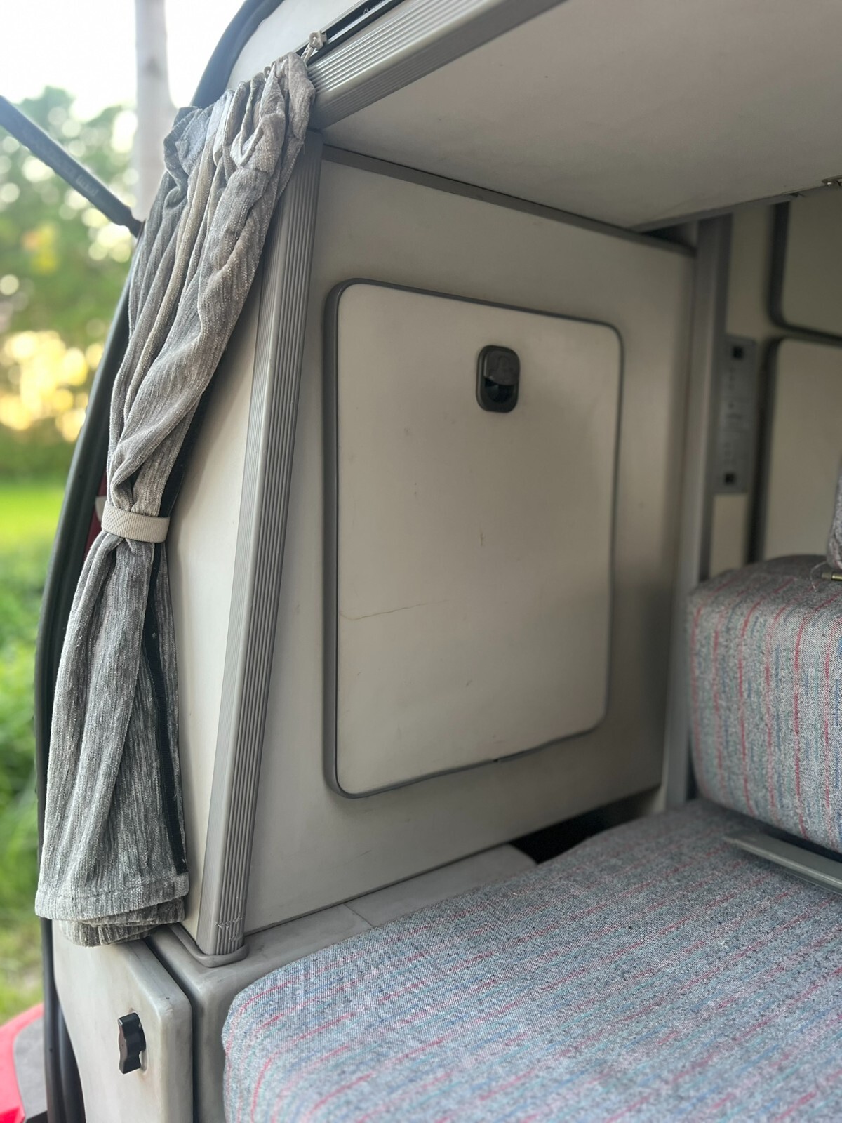 Volkswagen-EuroVan-1991-Van-Camper-27