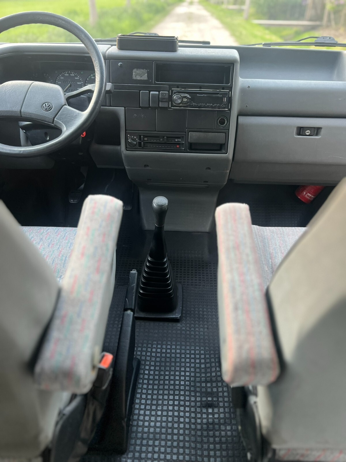 Volkswagen-EuroVan-1991-Van-Camper-29