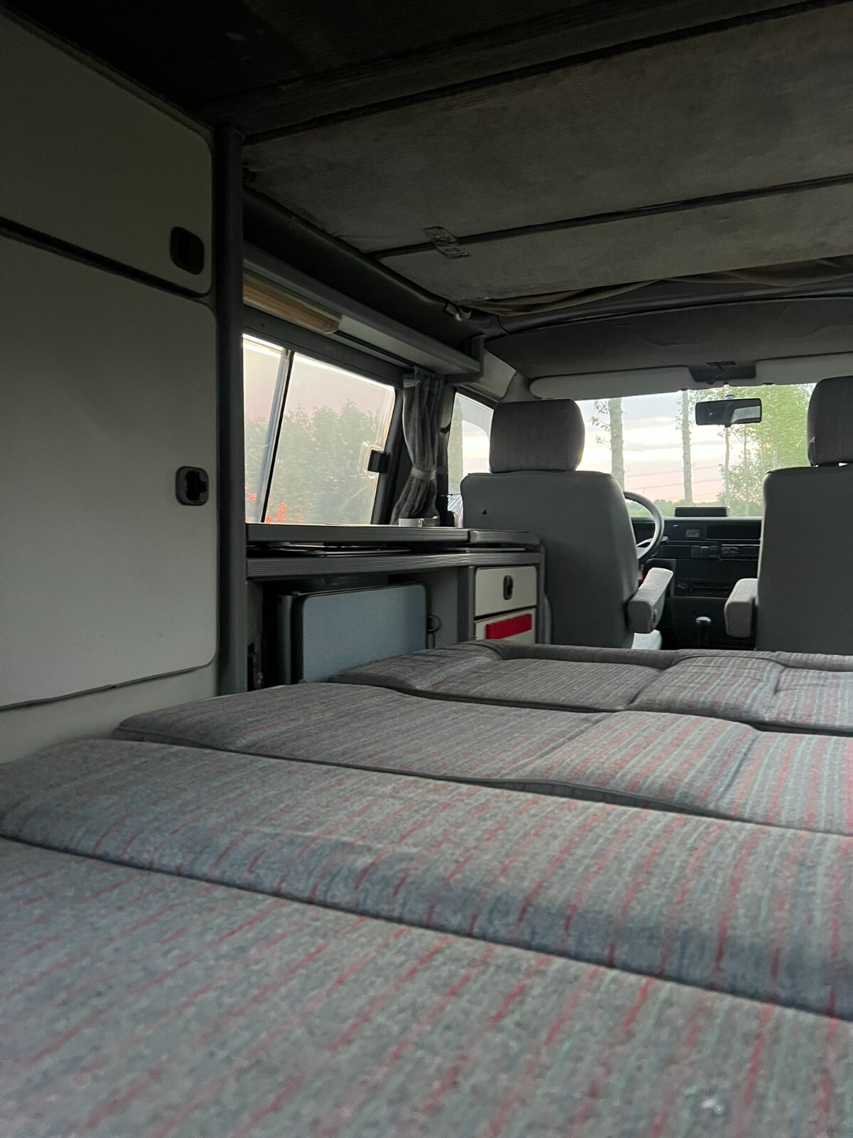 Volkswagen-EuroVan-1991-Van-Camper-31