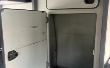 Volkswagen-EuroVan-1991-Van-Camper-34