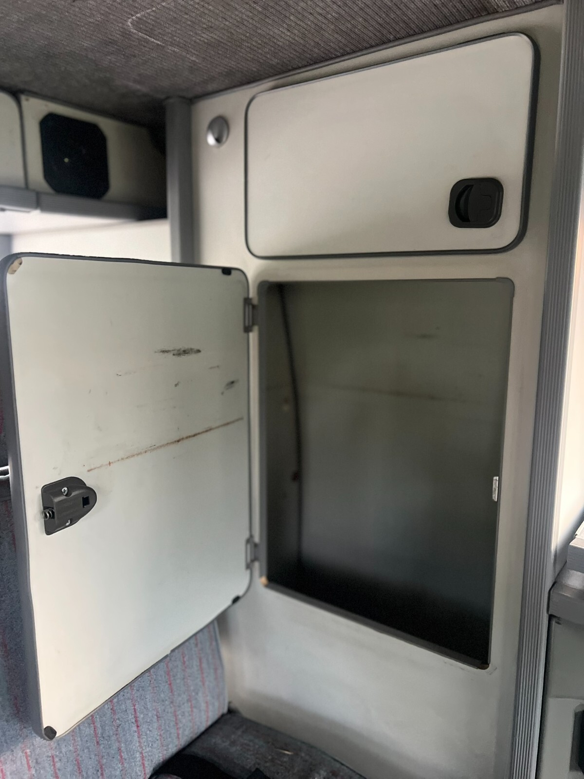 Volkswagen-EuroVan-1991-Van-Camper-34