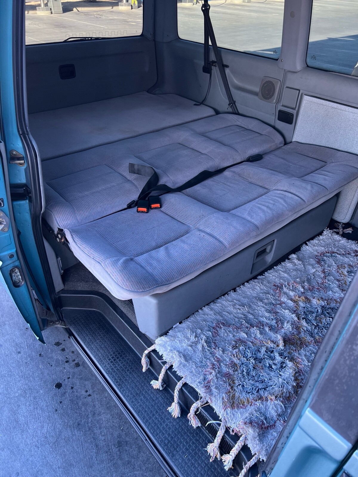 Volkswagen-EuroVan-1993-10