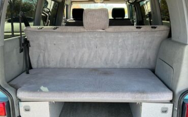 Volkswagen-EuroVan-1993-12