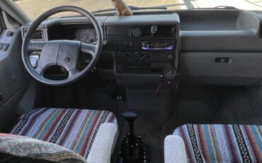 Volkswagen-EuroVan-1993-9