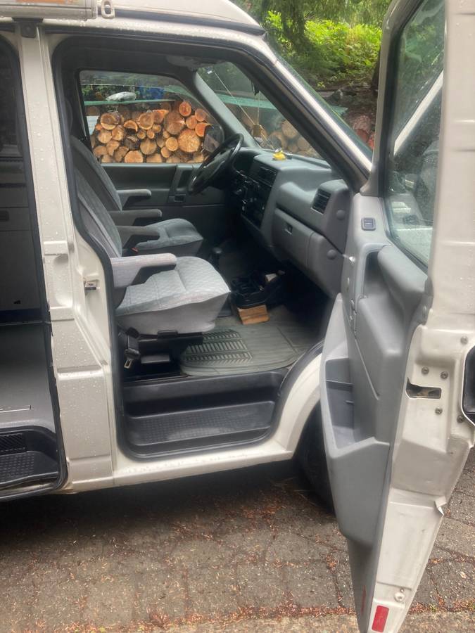 Volkswagen-Eurovan-1994-white-11
