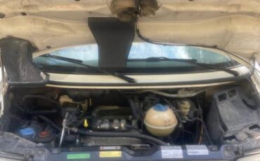 Volkswagen-Eurovan-1994-white-14