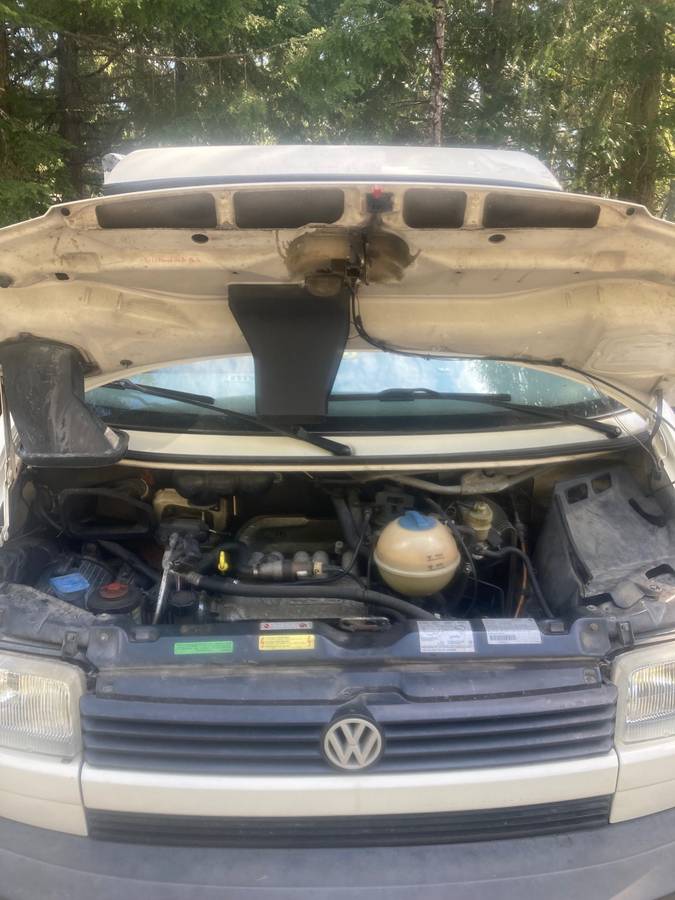 Volkswagen-Eurovan-1994-white-14